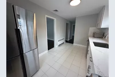 7 Linwood Road N #2nd Fl, Port Washington, NY 11050 - Photo 3