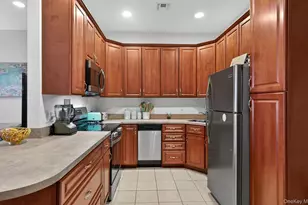 105 Francesca Way, Amityville, NY 11701 - Photo 7