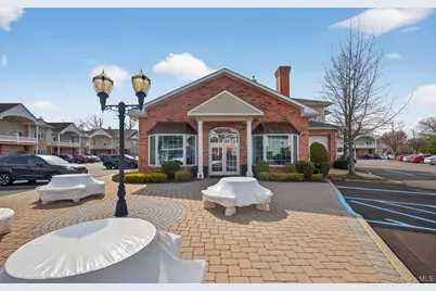 105 Francesca Way #105, Amityville, NY 11701 - Photo 25