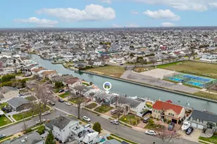 3965 Darby Ln, Seaford, NY 11783 - Photo 23