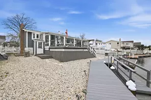 3965 Darby Ln, Seaford, NY 11783 - Photo 33