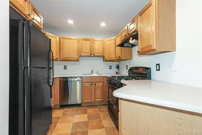 28 Lorien Place #4, Melville, NY 11747 - Photo 9