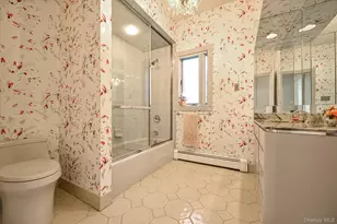 85 Meadow Woods Rd, Great Neck, NY 11020 - Photo 11