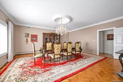 85 Meadow Woods Road, Great Neck, NY 11020 - Photo 5