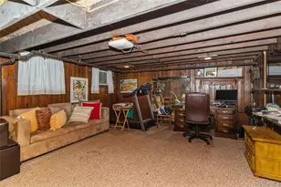 63 Marlborough Ct, Rockville Centre, NY 11570 - Photo 19