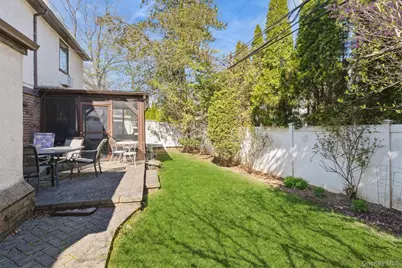 63 Marlborough Court, Rockville Centre, NY 11570 - Photo 21