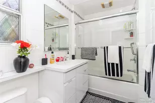 63 Marlborough Ct, Rockville Centre, NY 11570 - Photo 11