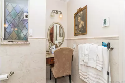 63 Marlborough Court, Rockville Centre, NY 11570 - Photo 15