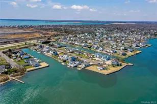 31 Roneck Ct, Shirley, NY 11967 - Photo 39