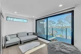 10 Bay View Dr, Hampton Bays, NY 11946 - Photo 41