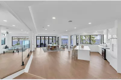 10 Bay View Drive, Hampton Bays, NY 11946 - Photo 7