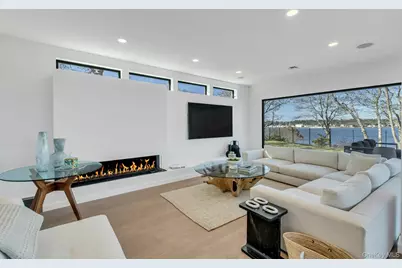 10 Bay View Drive, Hampton Bays, NY 11946 - Photo 11