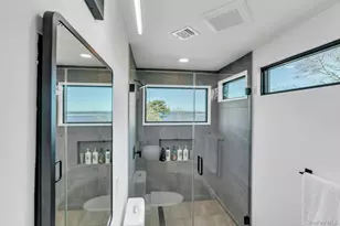 10 Bay View Dr, Hampton Bays, NY 11946 - Photo 39