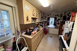 31 Huber Pl, Yonkers, NY 10704 - Photo 9