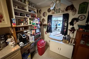 31 Huber Pl, Yonkers, NY 10704 - Photo 7