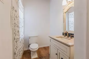 606 E Jericho Tpke, Huntington Station, NY 11746 - Photo 11