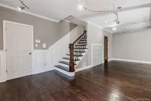 606 E Jericho Tpke, Huntington Station, NY 11746 - Photo 7