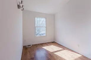 606 E Jericho Tpke, Huntington Station, NY 11746 - Photo 9