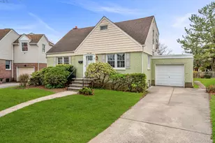 48 Sperry Ct, New Hyde Park, NY 11040 - Photo 3