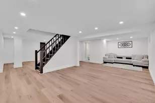 48 Sperry Ct, New Hyde Park, NY 11040 - Photo 25