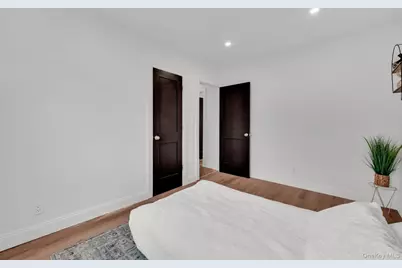 48 Sperry Court, New Hyde Park, NY 11040 - Photo 23