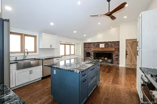 61 Preston St, Huntington, NY 11743 - Photo 5