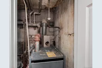 1062 Calhoun Avenue, Bronx, NY 10465 - Photo 35