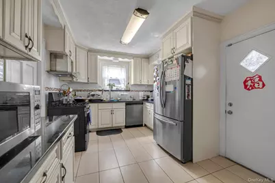 84-16 Charlecote Ridge, Jamaica, NY 11432 - Photo 7