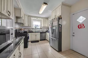 84-16 Charlecote Ridge, Jamaica, NY 11432 - Photo 7