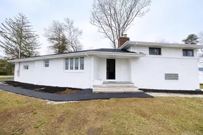 40 Arbour Street, West Islip, NY 11795 - Photo 1