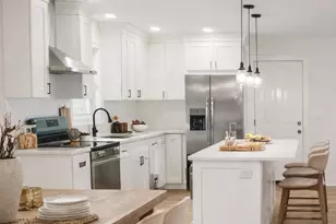 40 Arbour St, West Islip, NY 11795 - Photo 3