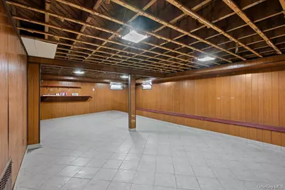 8 Grady Court, Great Neck, NY 11023 - Photo 27