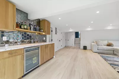 21 Dunhill Road, New Hyde Park, NY 11040 - Photo 13