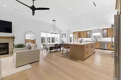 21 Dunhill Road, New Hyde Park, NY 11040 - Photo 5