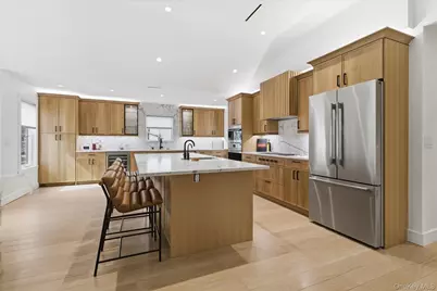 21 Dunhill Road, New Hyde Park, NY 11040 - Photo 7