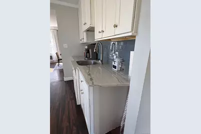 25 Park Circle, New Hyde Park, NY 11040 - Photo 13