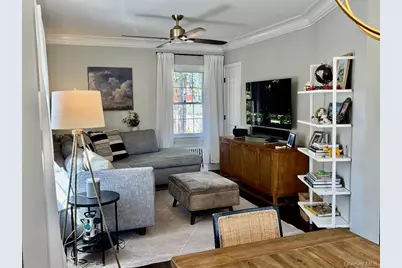25 Park Circle, New Hyde Park, NY 11040 - Photo 9