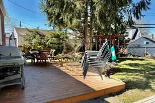 25 Park Cir, New Hyde Park, NY 11040 - Photo 35