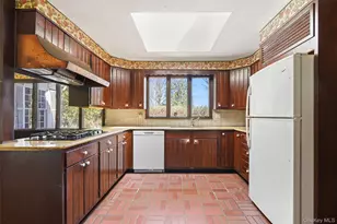 220 Middle Patent Rd, Bedford, NY 10506 - Photo 17