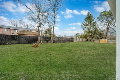 28 Dale Avenue, Riverhead, NY 11901 - Photo 9