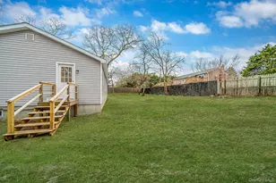 28 Dale Ave, Riverhead, NY 11901 - Photo 5