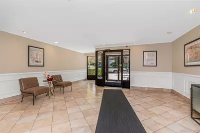 679 Warburton Avenue #2R, Yonkers, NY 10701 - Photo 9