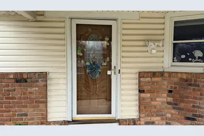 39 University Heights Drive, Stony Brook, NY 11790 - Photo 3