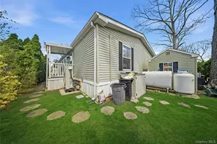 1661 Old Country Rd, Riverhead, NY 11901 - Photo 35