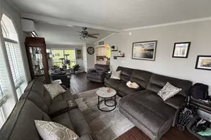 1661 Old Country Rd, Riverhead, NY 11901 - Photo 5
