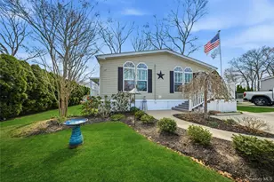 1661 Old Country Rd, Riverhead, NY 11901 - Photo 3