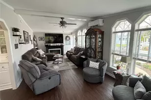 1661 Old Country Rd, Riverhead, NY 11901 - Photo 3