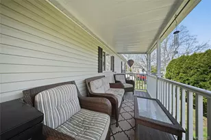 1661 Old Country Rd, Riverhead, NY 11901 - Photo 31