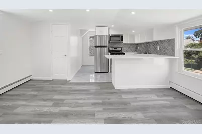 8 Winthrop Street #2, Lynbrook, NY 11563 - Photo 9