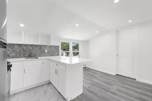 8 Winthrop St, Lynbrook, NY 11563 - Photo 5